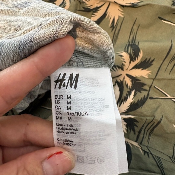 H&M Printed Shirt Size-M - Picture 7 of 9